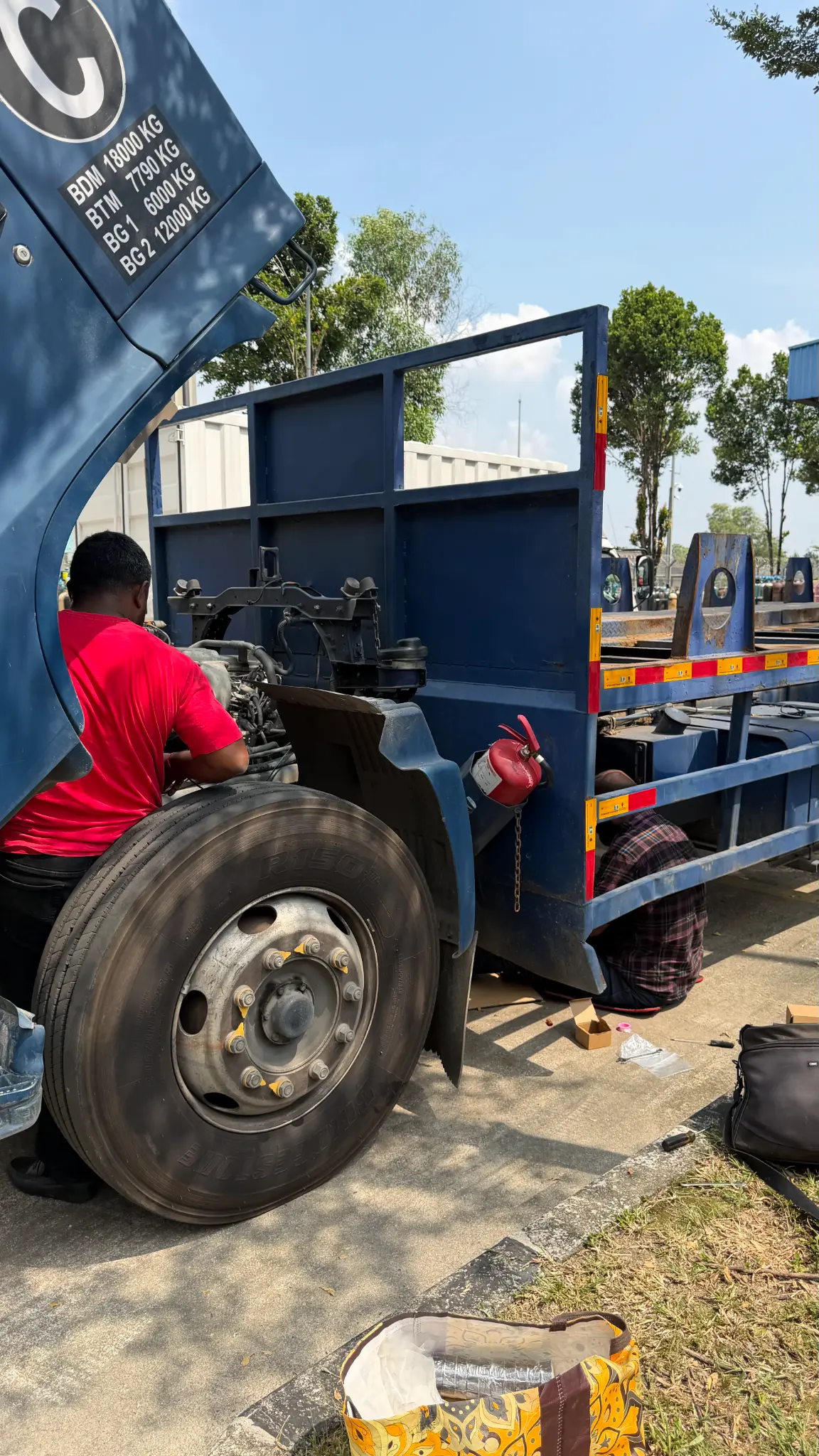 Heavy flatbed fleet SLD installation