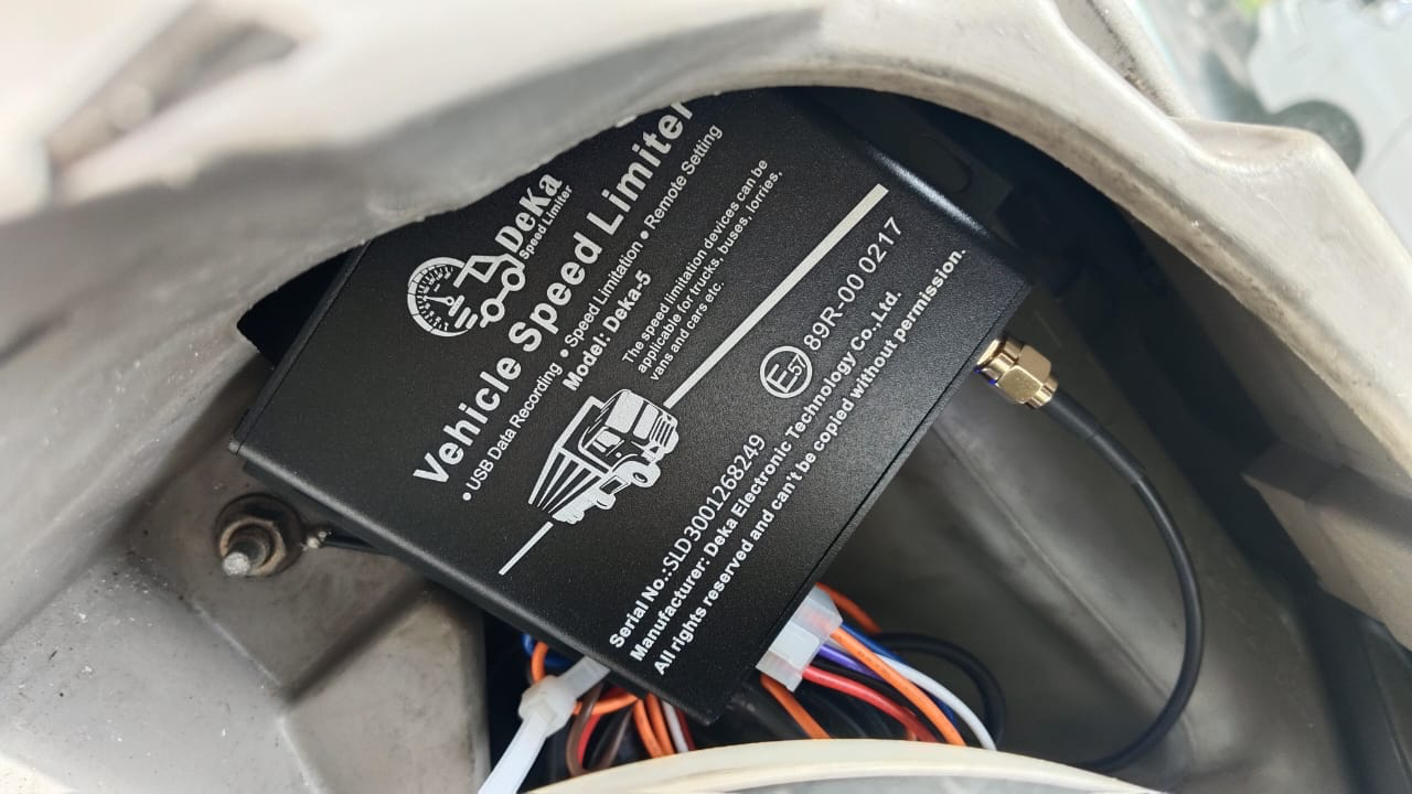 DeKa-5 speed limiter installed and secured